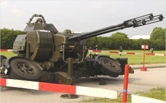 oerlikon mk5 35mm anti-aircraft gun on display